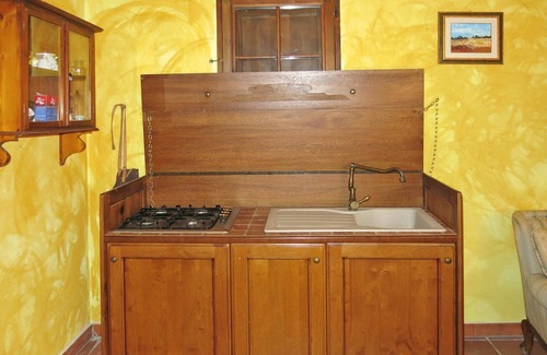 Casalbordino House | Lovely apartment in villa for 6 guests with WIFI, pool, TV and terrace