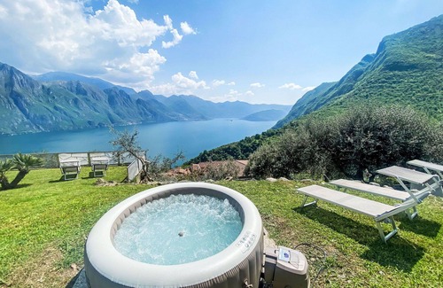 Fonteno Apartment | Lovely apartment for 6 guests with hot tub, WIFI, A/C, TV, terrace and pets allowed