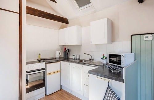 Colchester Cottage | Lovely barn in a beautiful setting with swimming pool.