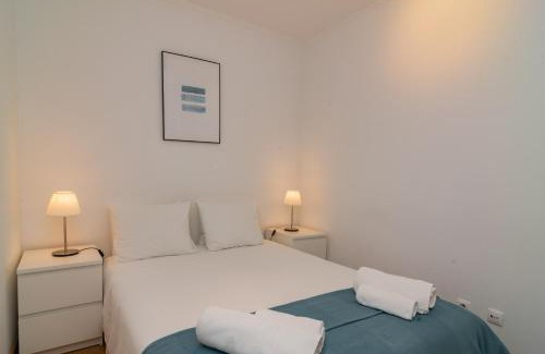Santa Engracia Apartment | Lovely & Bright Family Flat W/Patio