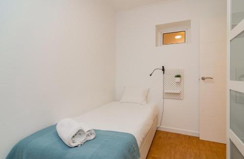 Santa Engracia Apartment | Lovely & Bright Family Flat W/Patio