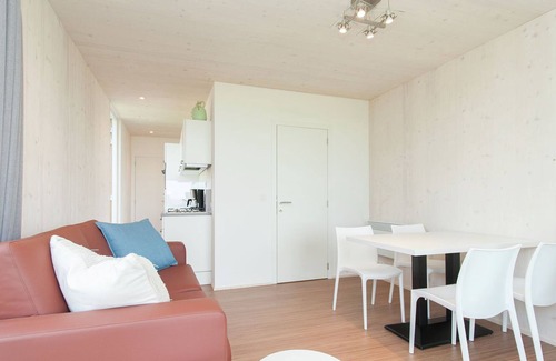 Sint Maartensvlotbrug Ski Chalet | Lovely chalet with covered terrace, close to the North Sea