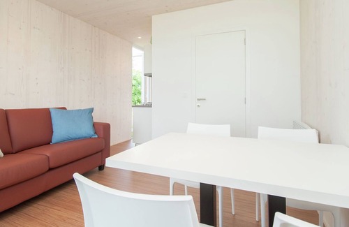 Sint Maartensvlotbrug Ski Chalet | Lovely chalet with covered terrace, close to the North Sea