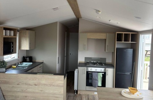Winestead House | Lovely caravan with full lake views and decking in Yorkshire, ref 71010Q