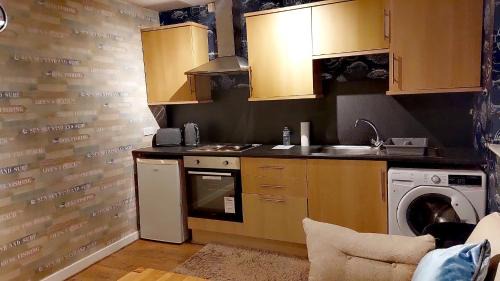 Fleetwood Apartment | Lovely Centralised 1Bed Apt Near Town Centre & Beach - Free Wi-Fi & Parking