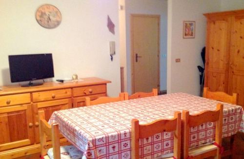 Pera Ski Chalet | Lovely Chalet in Pozza di Fassa with Garden