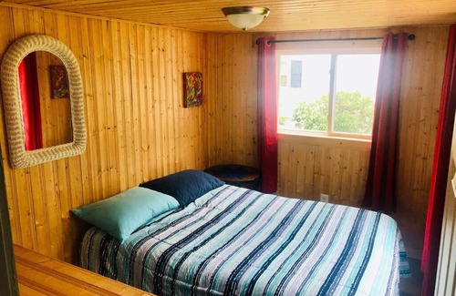Pointe-du-Chene Ski Chalet | lovely chalet near the beach