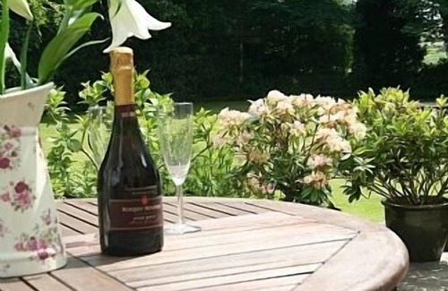 Newton Grange Cottage | Lovely converted barn in secluded gardens in Dovedale Peak District Derbyshire