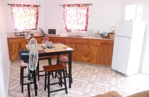 Congo Town Cottage | Lovely cottage on the Bahamas beach