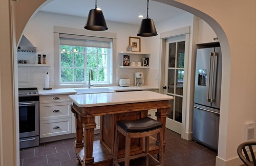 Regional District of Nanaimo Cottage | Lovely cottage set amongst the cedars