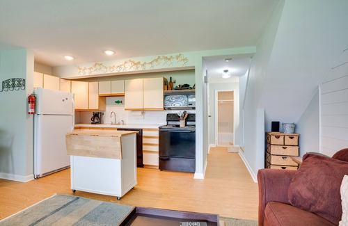 Quincy Condo | Lovely Crescent Bar Condo w/Community Amenities!