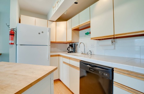 Quincy Condo | Lovely Crescent Bar Condo w/Community Amenities!
