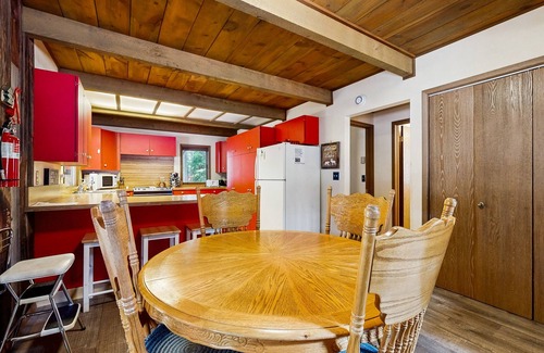 McCall Cabin | Lovely dog-friendly cabin w/full kitchen, wrap around deck, & private gas grill