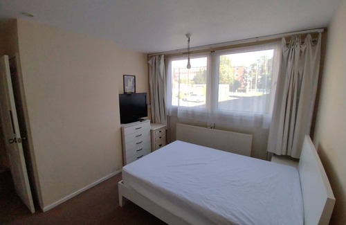 East Putney Apartment | Lovely Double Bedroom in Putney next to the station