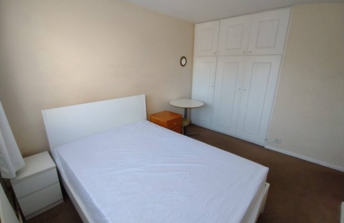 East Putney Apartment | Lovely Double Bedroom in Putney next to the station
