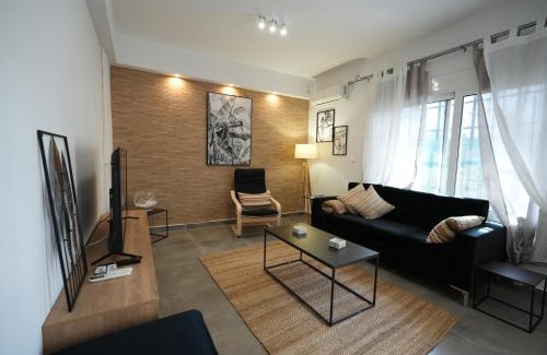 Nea Smirni Apartment | Lovely Front Garden 2 BDRM Nea Smyrni