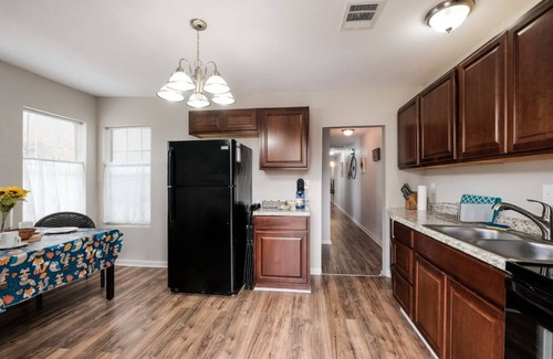 Beacon Hill Condo | Lovely Furnished 2BR & 1BA Apt-Minutes to Downtown-30% OFF- Monthly Rental