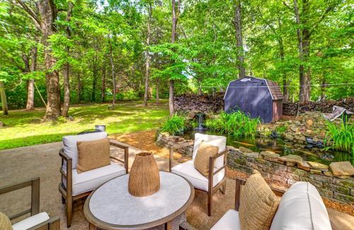 Benton House | Lovely Gilbertsville Cabin with Patio, 4 Mi to Water