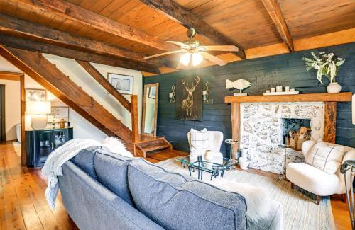 Benton House | Lovely Gilbertsville Cabin with Patio, 4 Mi to Water