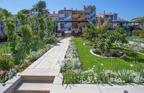 Brulo Villa | Lovely holiday house for 6 guests, in a quiet district close to the beach