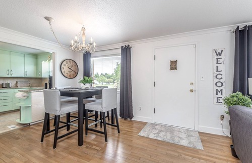 Puyallup House | Lovely home close to all downtown amenities!