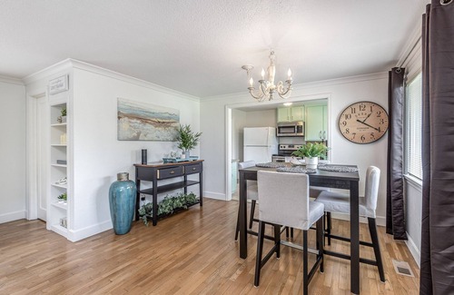 Puyallup House | Lovely home close to all downtown amenities!