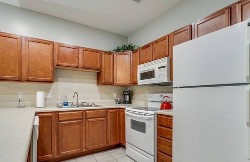 Johnson City House | Lovely home / Great Location - 2 bd, 2 bath, 1 car garage. No smoking. No pets.