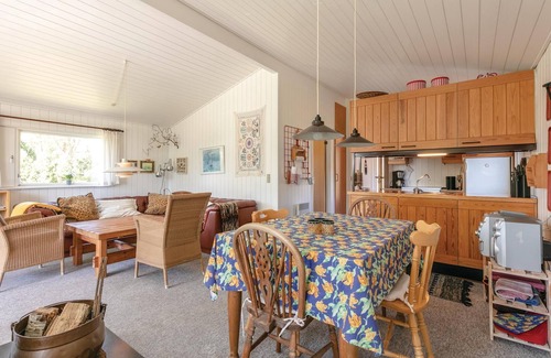 Oster Somarken House | Lovely home in Aakirkeby with kitchen