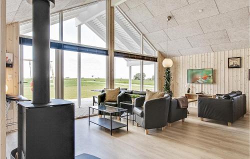 Bogense House | Lovely Home In Bogense With Kitchen
