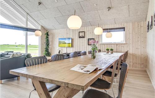 Bogense House | Lovely Home In Bogense With Kitchen