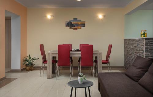 Jadranovo House | Lovely Home In Jadranovo With Wifi