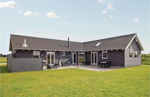 Nr. Lyngby House | Lovely Home In Løkken With Sauna