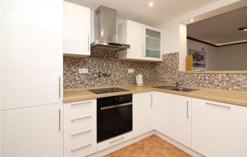 Novi Marof House | Lovely Home In Novi Marof With Sauna