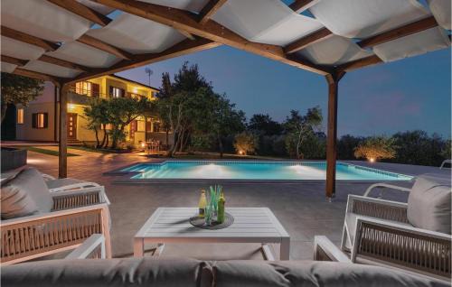 Peruski House | Lovely Home In Peruski