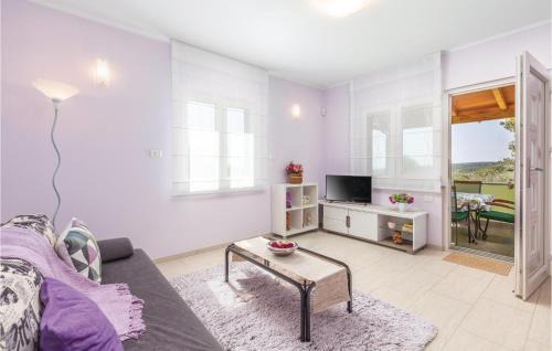 Peruski House | Lovely Home In Peruski