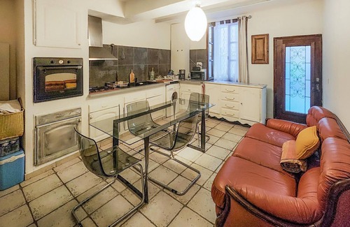 Pezenas House | Lovely home in Pézenas with WiFi