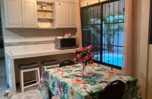 Parrita House | LOVELY HOME - PRIVATE POOL - PING PONGnPERFECT FOR SNOWBIRDSnSEE YOU SOON!