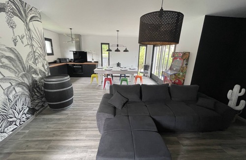 Martignas-Sur-Jalle House | Lovely house with whirlpool bath and Jacuzzi