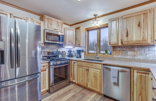 Interlaken House | Lovely Interlaken Home w/Fire Pit & Yard!
