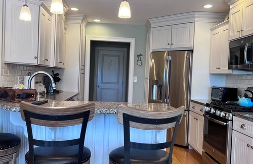Buechel House | Lovely Louisville home w/pool! 3 bdrm & 3 bath