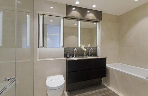 Riverside Apartment | Lovely Luxury Penthouse with Views Sleeps 8