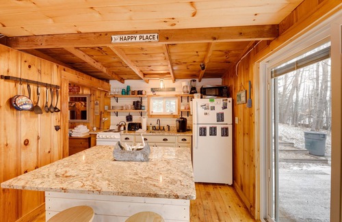 South Casco Cabin | Lovely Maine Cabin w/Deck, Gas Grill & Fire Pit!