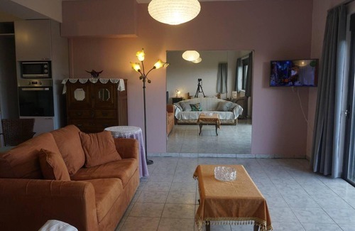 Patras Apartment | Lovely Modern Studio in Romanos Patras, Greece