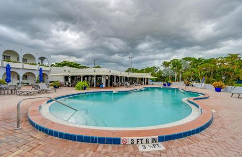 Central Naples Apartment | Lovely Naples Vacation Rental with Shared Pools!