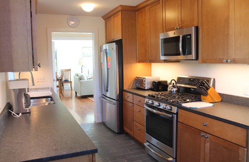 Hulls Cove House | Lovely new waterfront 3 BR, 2 bath w/beach and kayaks! Friday to Friday rentals