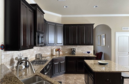 Cedar Park House | Lovely One-Story Family Home: Gateway to Austin Area Fun! 1000Mb ATT Internet