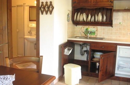 Cagli Apartment | lovely panorama, pool and valley view, equipped with kitchenette.