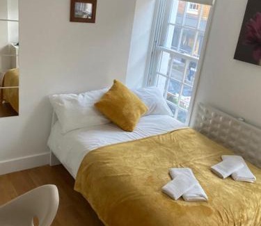 Euston House | Lovely Private Rooms in Euston, Central London