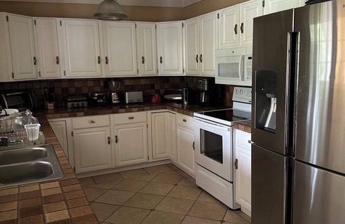 Mill Valley House | Lovely, Quiet & Cozy 6 Bedroom House