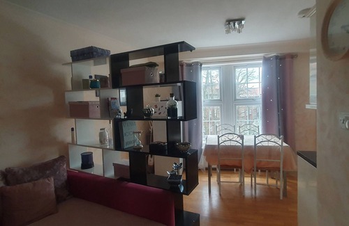 Frognal and Fitzjohns Apartment | Lovely Quiet Flat on Finchley Road